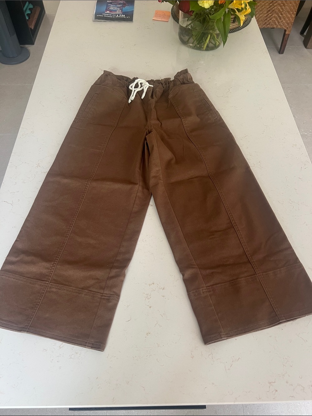 JONES NY Wide-Leg Drawstring Pants in Brown. medium - Picture 3 of 8